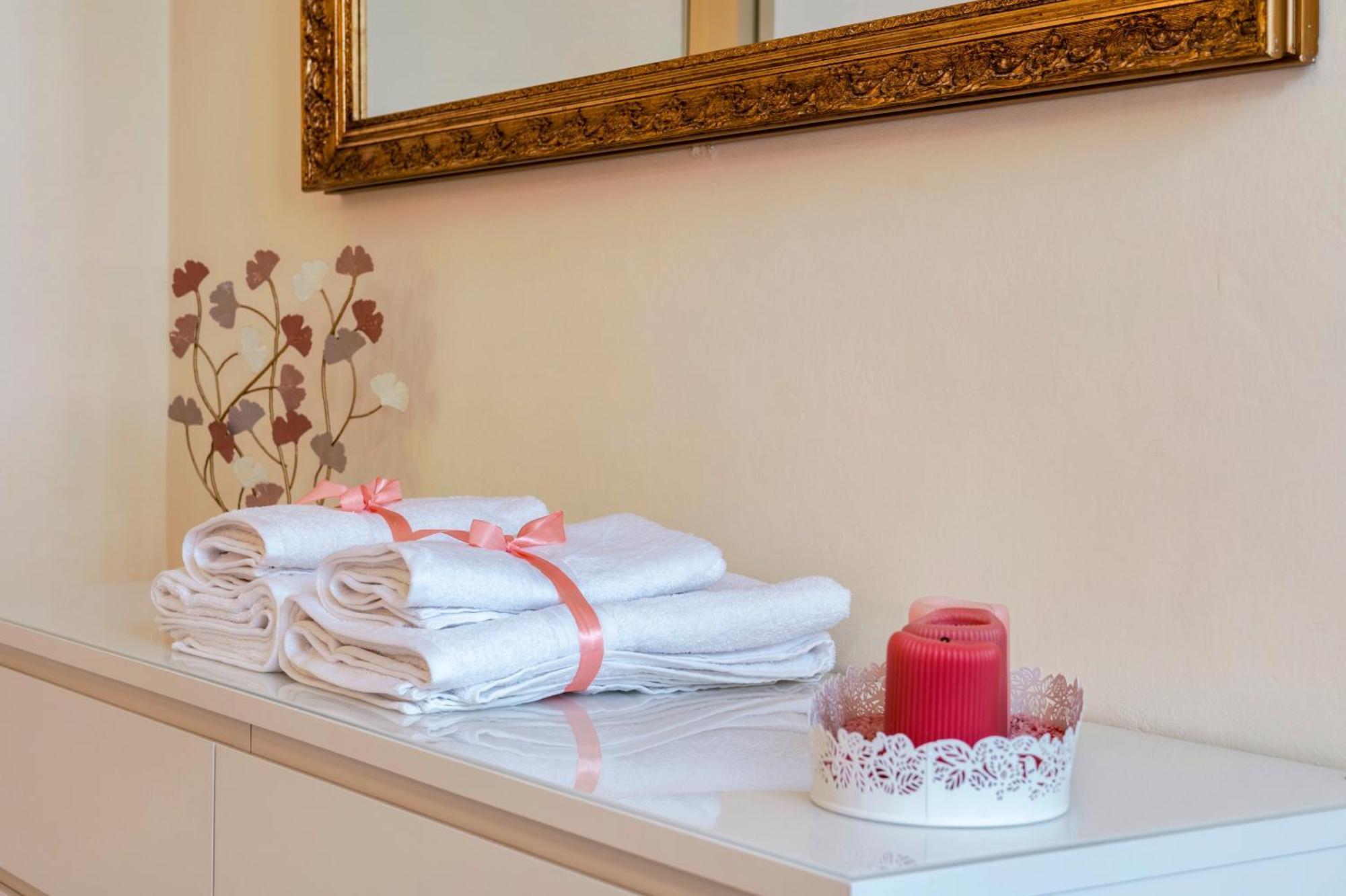 Iseo Portelle Holiday With Private Parking And Bike Storage Exterior foto